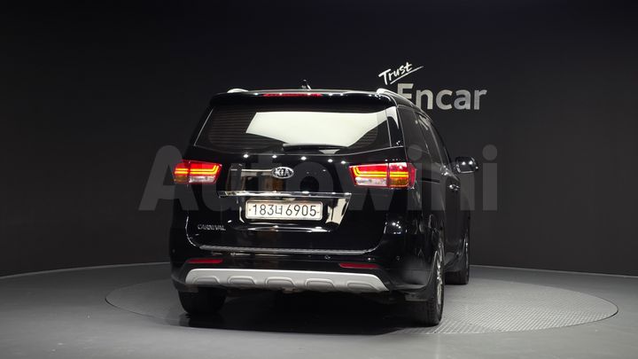 Kia Carnival 2017 — 4