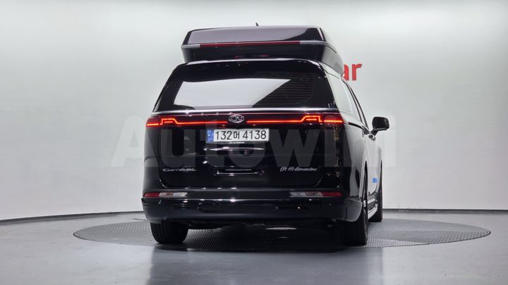 Kia Carnival 2021 — 4