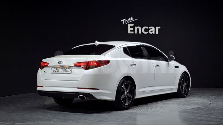 Kia K5 2011 — 2