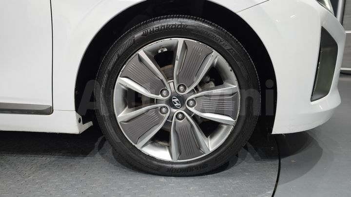 Hyundai Ioniq 2016 — 5