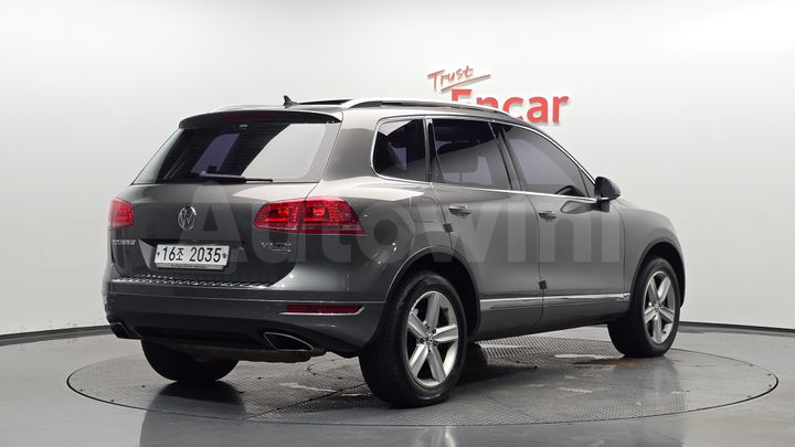 Volkswagen Touareg 2014 — 2
