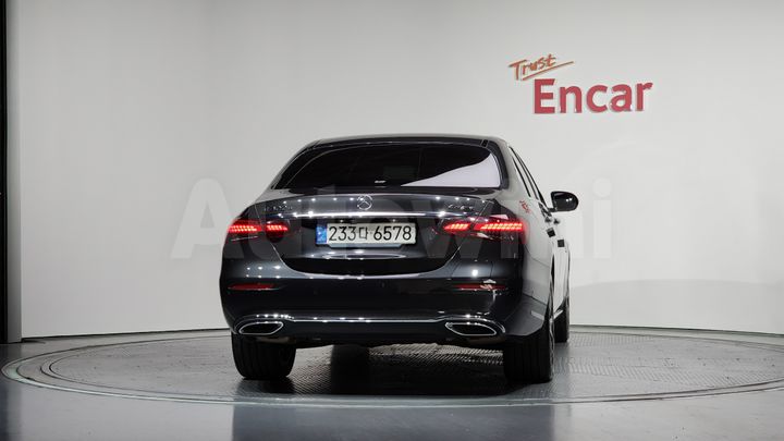 Mercedes Benz E Class 2021 — 4