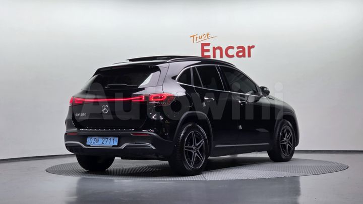 Mercedes Benz EQA 2022 — 2