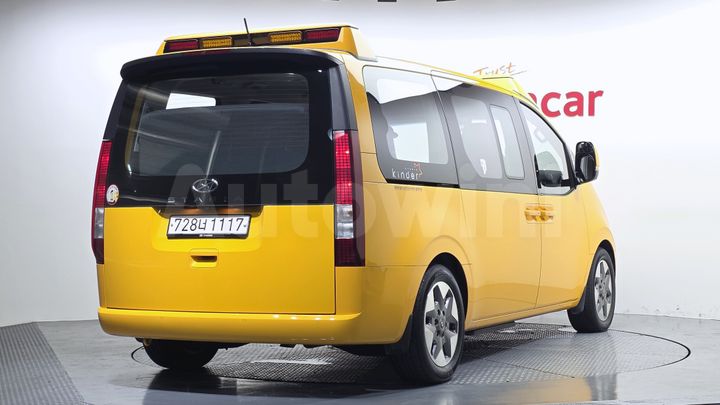 Hyundai Staria 2023 — 2