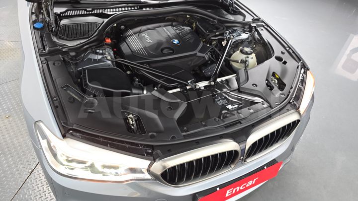 BMW 5 Series 2017 — 5