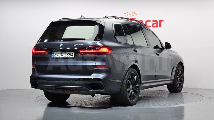 BMW X7 2021 — 2