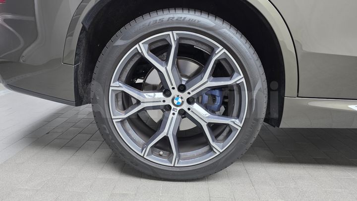 BMW X5 2026 — 5