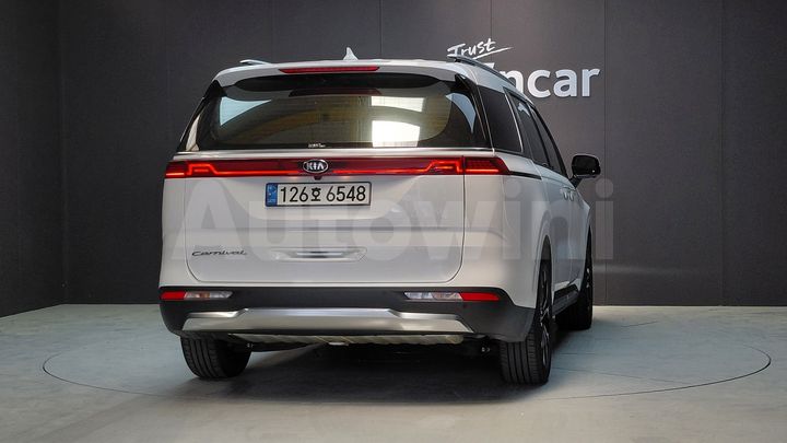 Kia Carnival 2021 — 4