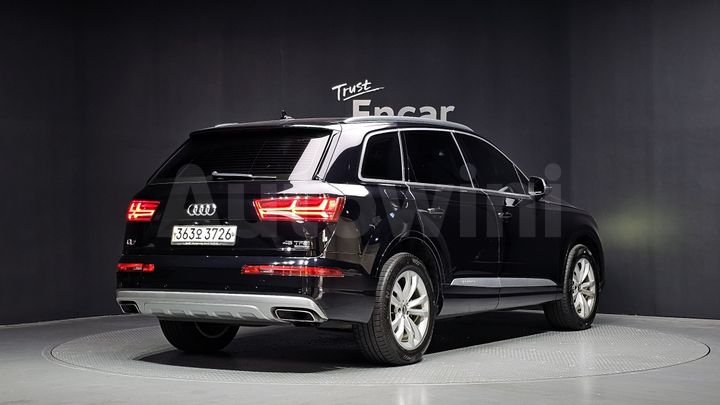Audi Q7 2019 — 2