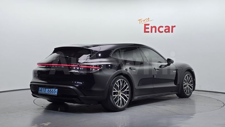 Porsche Taycan 2022 — 2