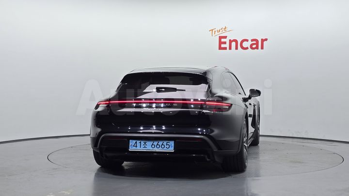 Porsche Taycan 2022 — 4