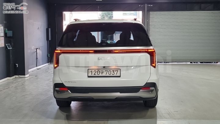 Kia Carnival 2024 — 4