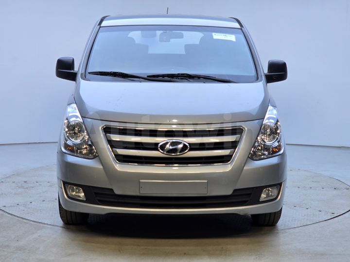 Hyundai Starex 2016 — 2