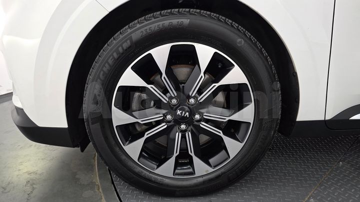 Kia Carnival 2021 — 5
