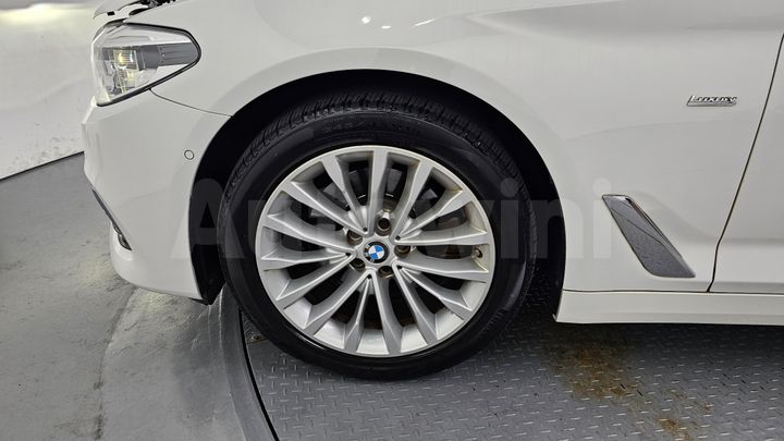 BMW 5 Series 2018 — 5