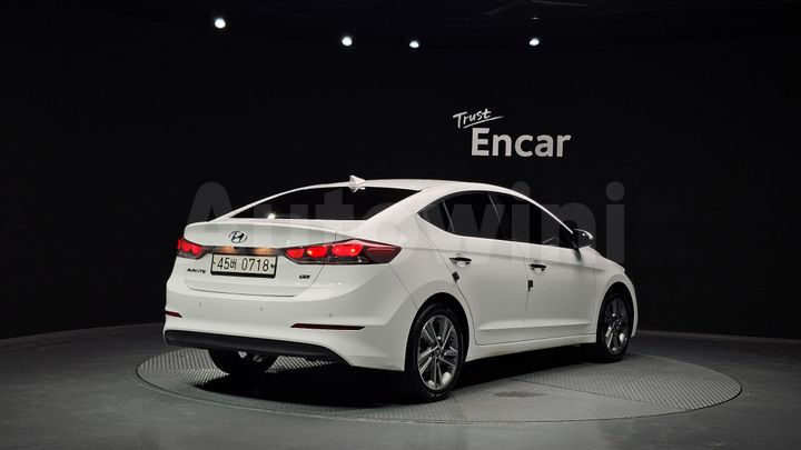 Hyundai Avante 2017 — 2