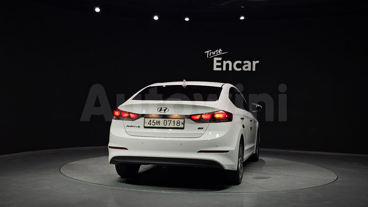 Hyundai Avante 2017 — 4
