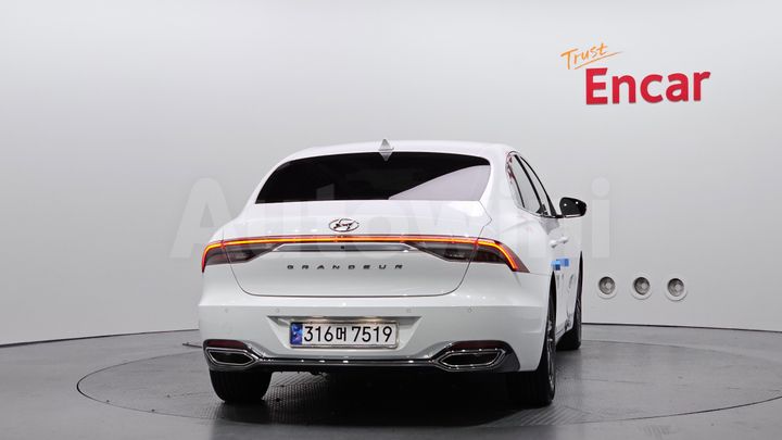 Hyundai Grandeur 2023 — 4