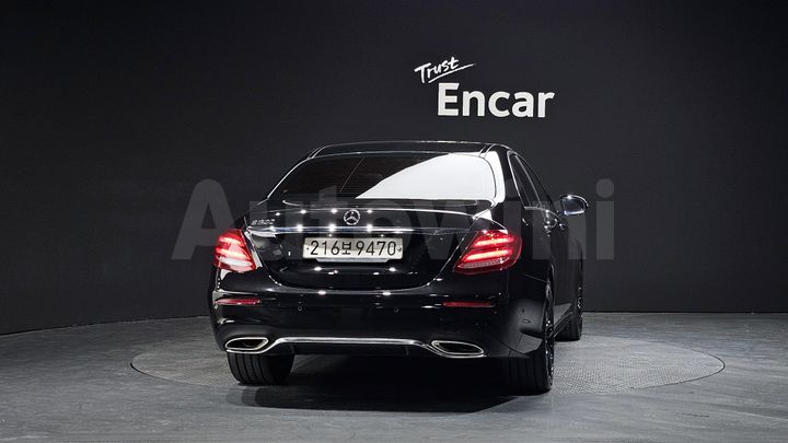Mercedes Benz E Class 2019 — 3