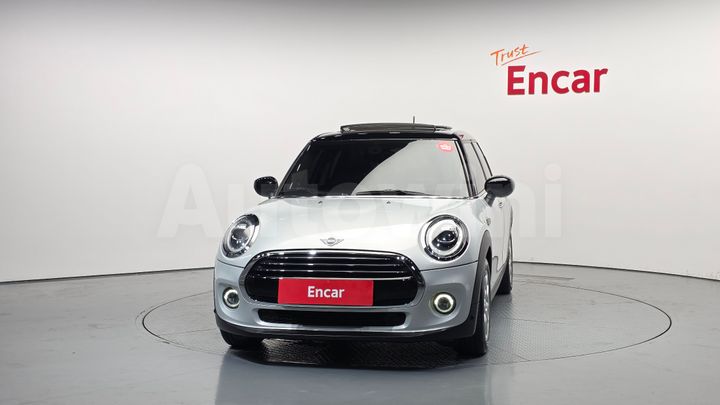 Mini Cooper 2020 — 3