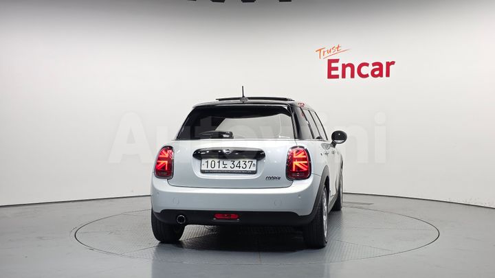 Mini Cooper 2020 — 4