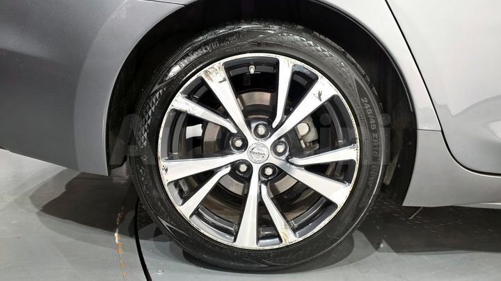 Nissan Maxima