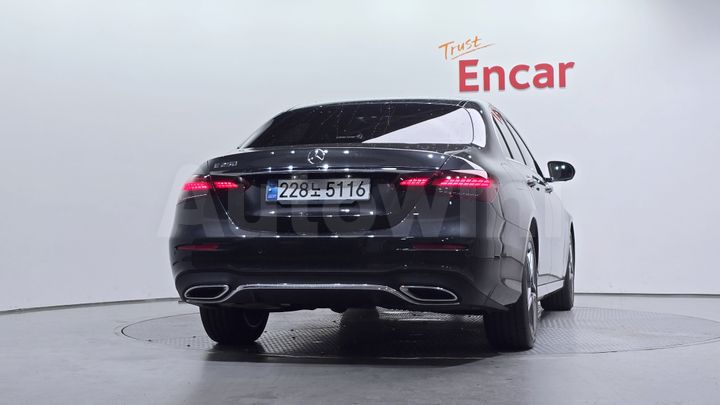 Mercedes Benz E Class 2023 — 4