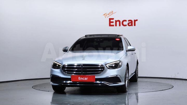 Mercedes Benz E Class 2023 — 3