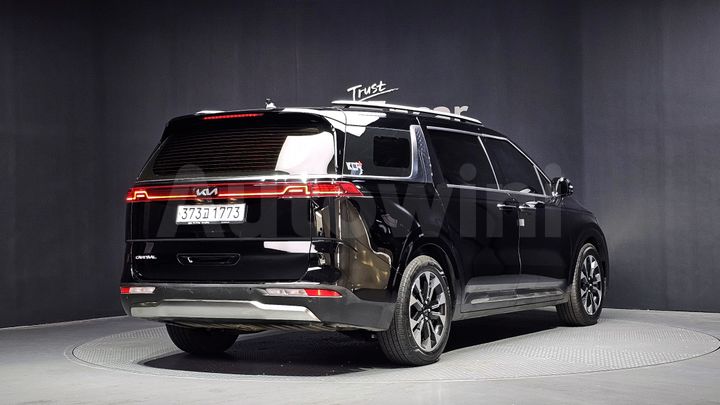 Kia Carnival 2023 — 2