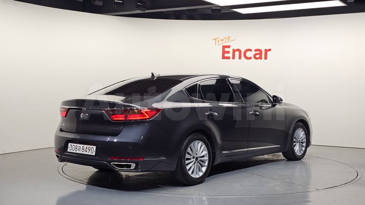 Kia K7 2017 — 2