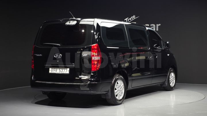 Hyundai Starex 2019 — 2