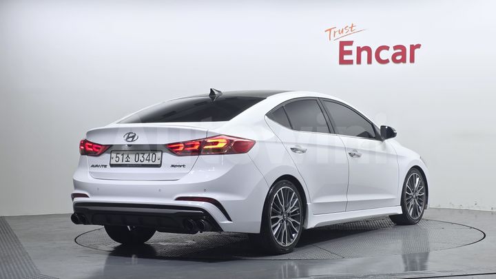 Hyundai Avante 2017 — 2