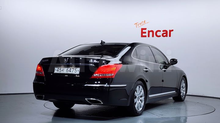 Hyundai Equus 2010 — 2