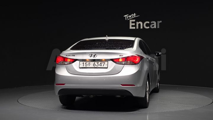Hyundai Avante 2015 — 4