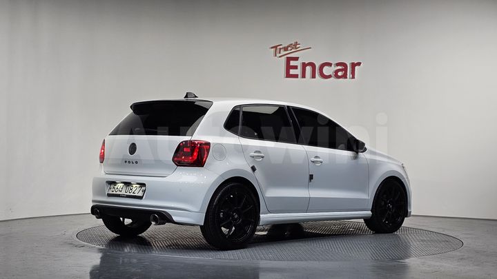 Volkswagen Polo 2015 — 2