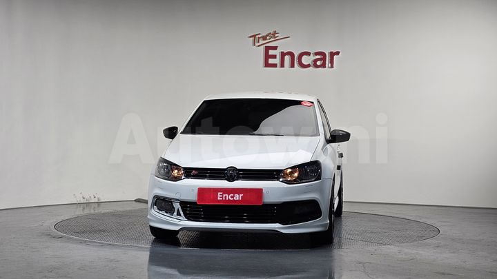 Volkswagen Polo 2015 — 3