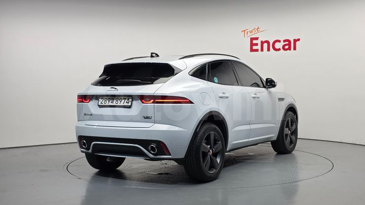 Jaguar E PACE