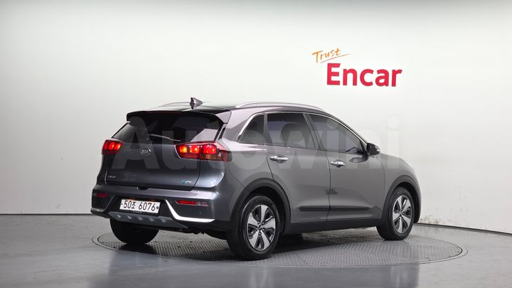 Kia Niro 2017 — 2