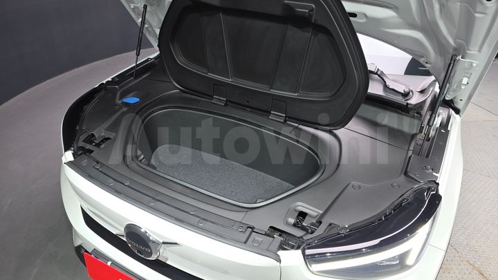 Volvo XC40 2024 — 5