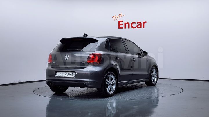 Volkswagen Polo 2014 — 2