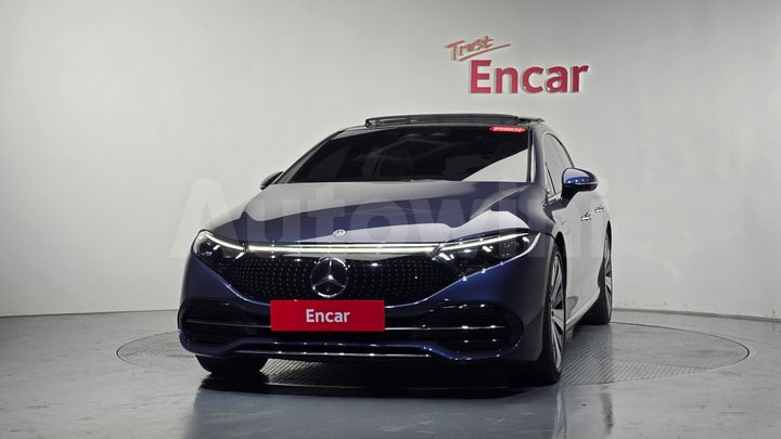 Mercedes Benz EQS