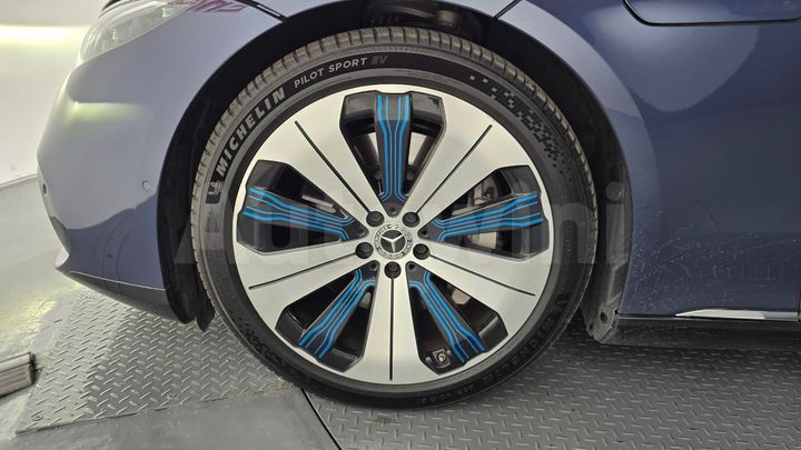 Mercedes Benz EQS 2022 — 4