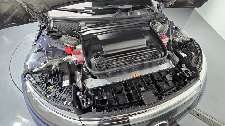 Mercedes Benz EQS