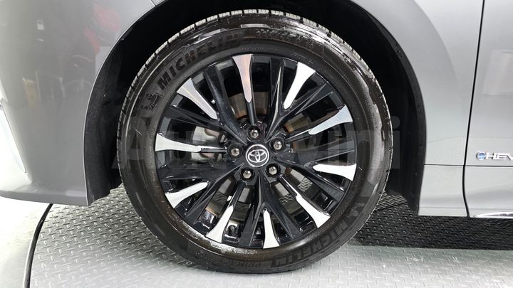 Toyota Alphard 2025 — 4