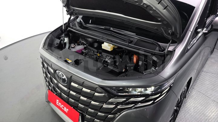 Toyota Alphard 2025 — 5