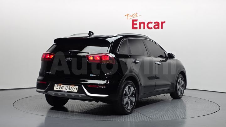 Kia Niro 2017 — 2
