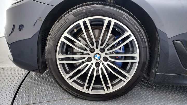 BMW 5 Series 2017 — 5