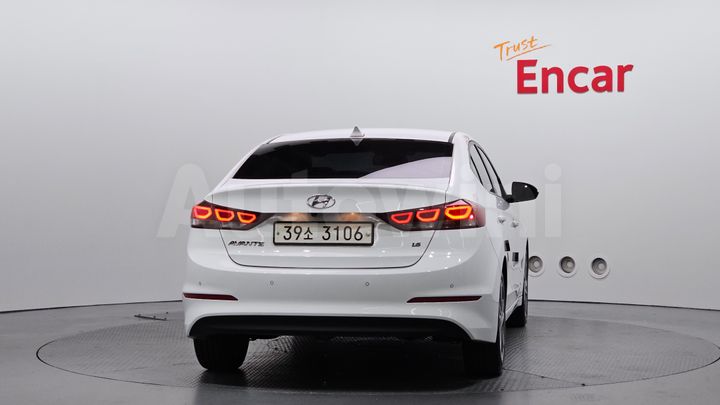 Hyundai Avante 2018 — 4