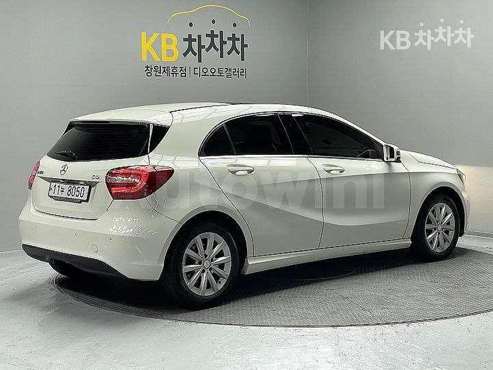 Mercedes Benz A Class 2015 — 4
