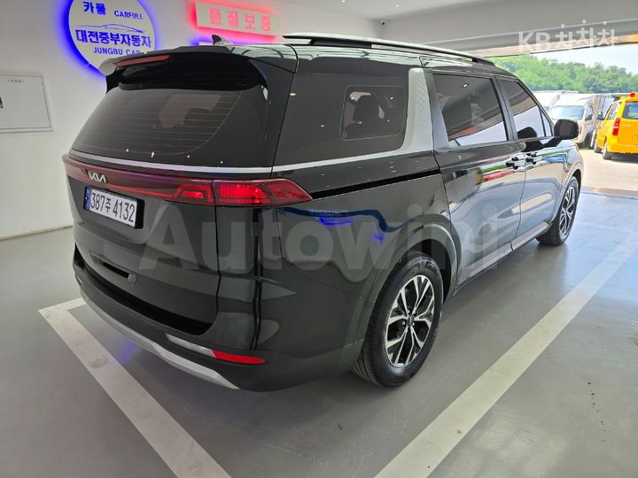 Kia Carnival 2023 — 4